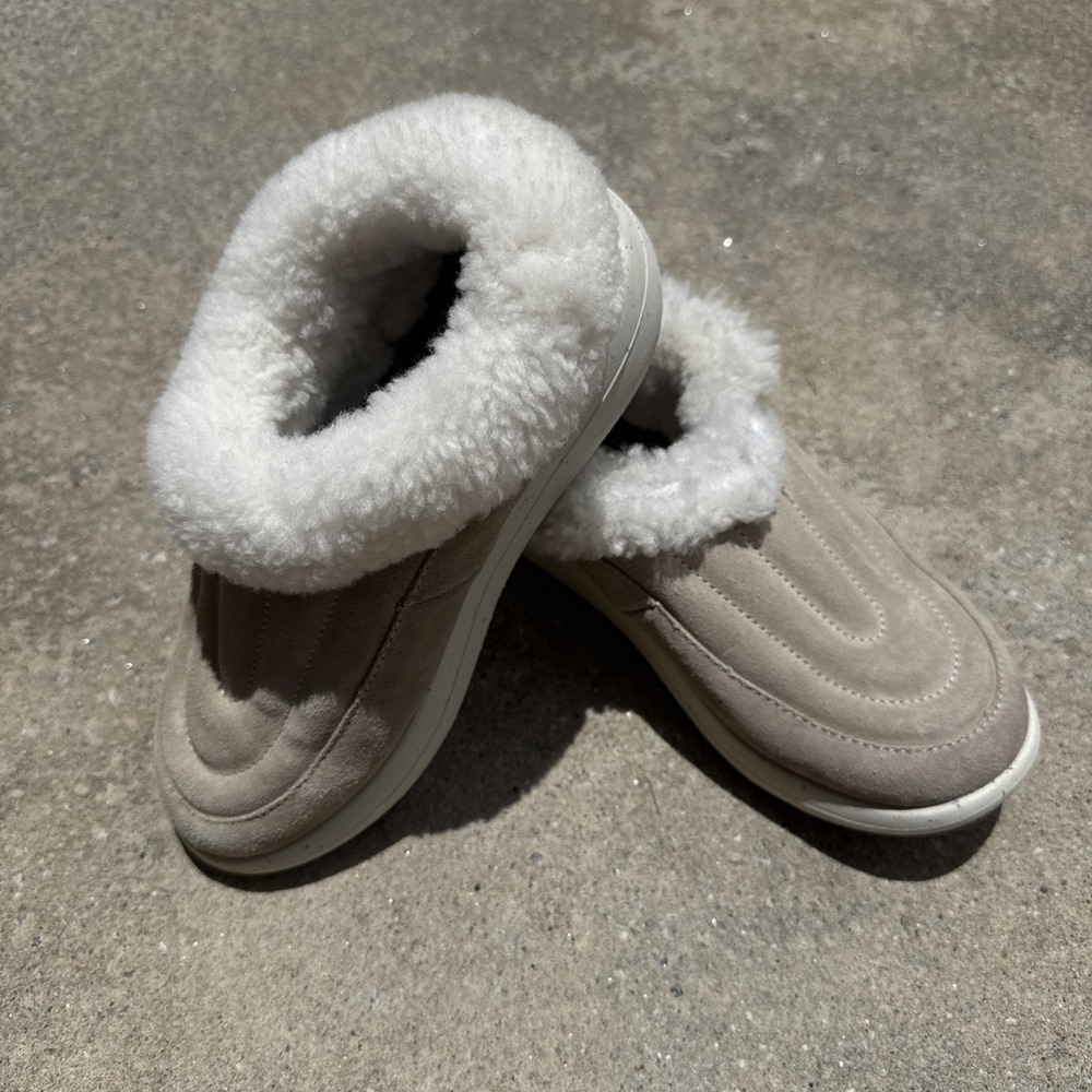 RED WING Drift Women's Size 7  Suede Beige Wool Shearling Outdoor Soles Slippers